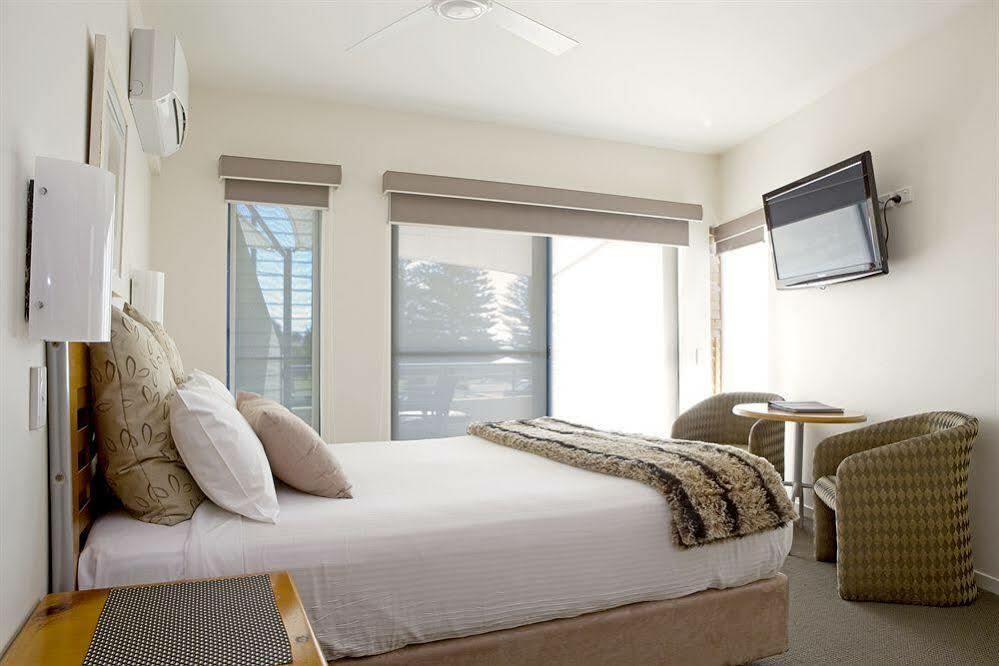 Yamba Beach Motel Экстерьер фото